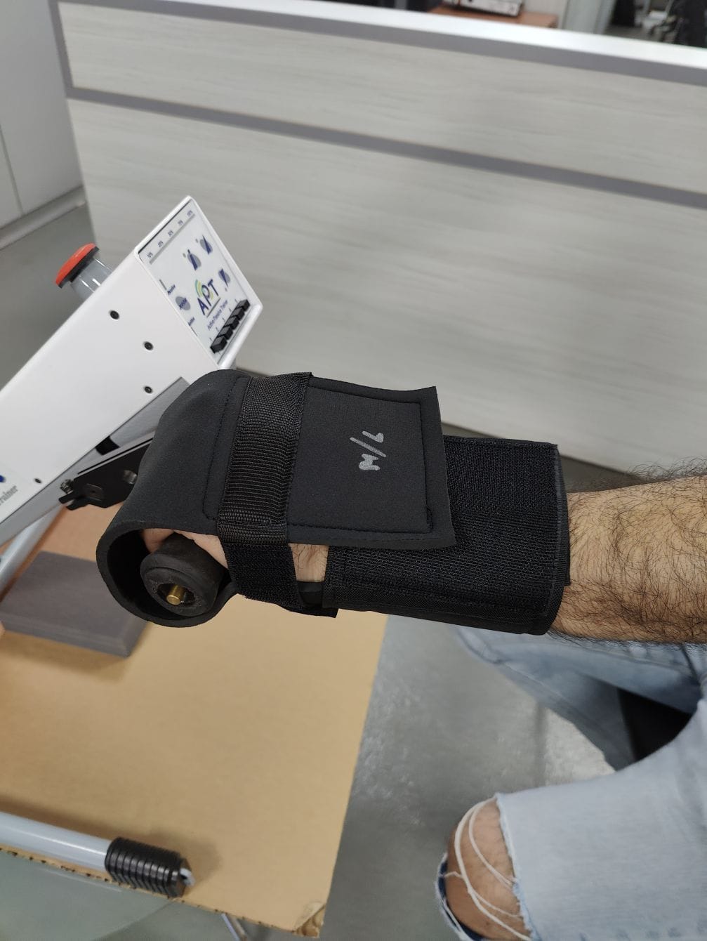 Hemi Glove for APT/APS
